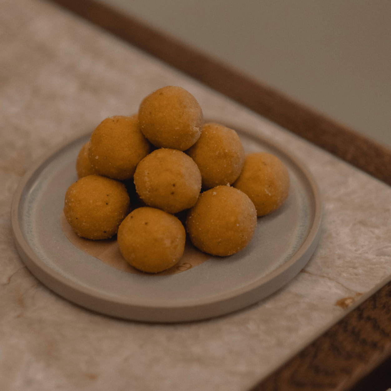 dukaan-besan-laddoo-2